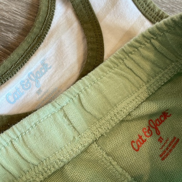 Cat & Jack toddler boys matching set - Picture 3 of 3